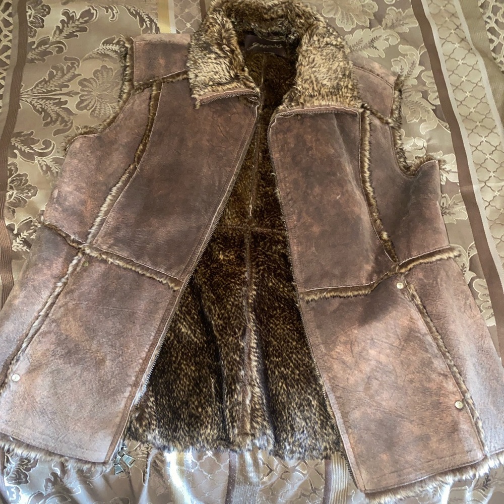 Vintage guess faux fur vest